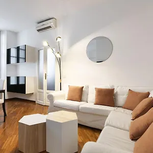 Charming San Babila Apt. Apartment Milan